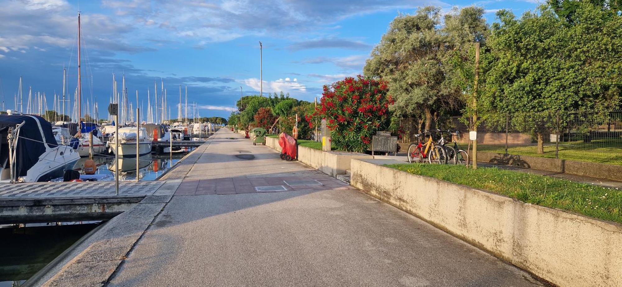 1-Zimmer Appartment In Aprilia Marittima Mit Gemeinschaftspool Exteriér fotografie